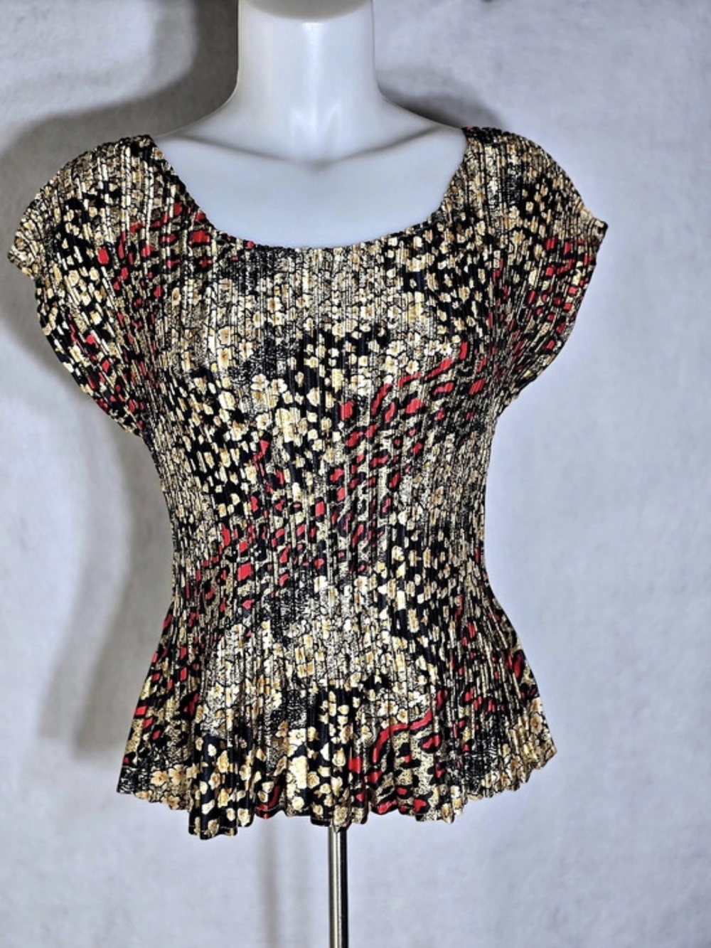 Black & Gold Abstract Short Sleeve Top Like New